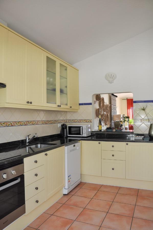 Casa Silwa - Chic 2Br Townhouse Duplex, 5Min To Beach & Pool Ferragudo  Bagian luar foto